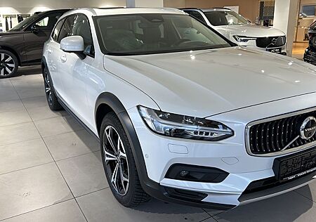 Volvo V90 Cross Country B5 AWD Ultimate /Bilder folgen