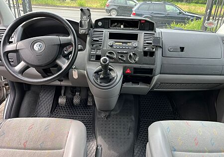 VW T5 Shuttle Volkswagen