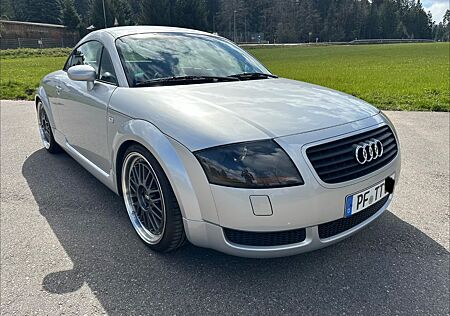 Audi TT Coupe 1.8T 2.Hand Scheckheft 103tkm Xenon 19"