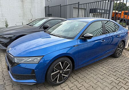 Skoda Octavia 1.5 TSI MHEV 110kW DSG Sportline Spo...