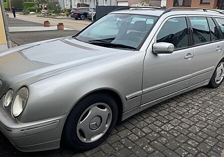 Mercedes-Benz E 240 T Avantgarde, TÜV neu, Scheckheft