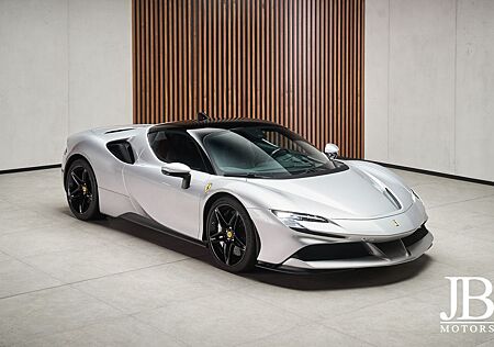 Ferrari SF90 Garantie Lift Daytona LED CarPlay Titan AFS