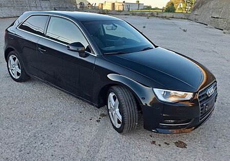 Audi A3 gepflegt tüv Service neu