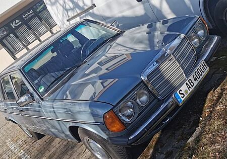 Mercedes-Benz 230 230e