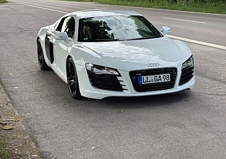 Audi R8 4.2 FSI R tronic quattro 2009 viel erneuert