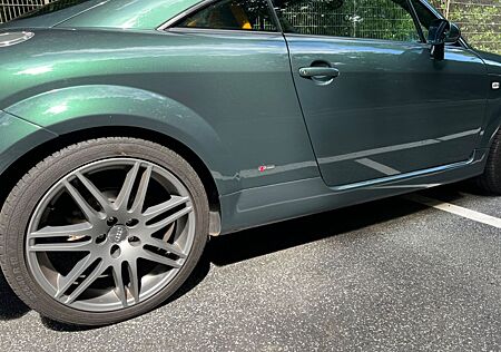 Audi TT Coupe 1.8T -