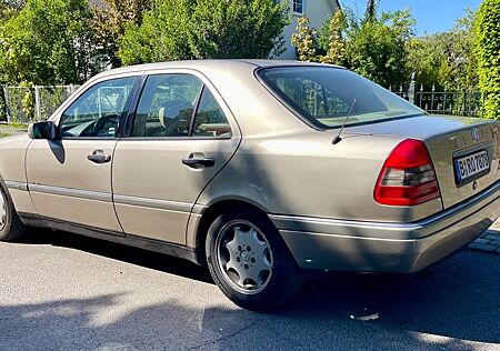 Mercedes-Benz C 180 Elegance