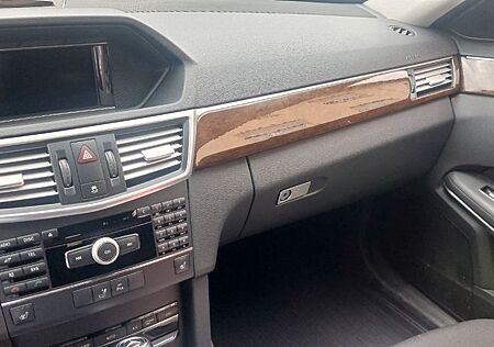 Mercedes-Benz E 220 CDI T BlueEFFICIENCY