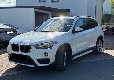 BMW X1 sDrive18 Sport Line Panorama Dach