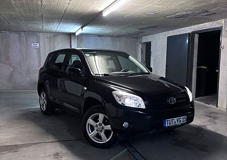 Toyota RAV 4 2.0-l-VVT-i 4x4 Automatik -