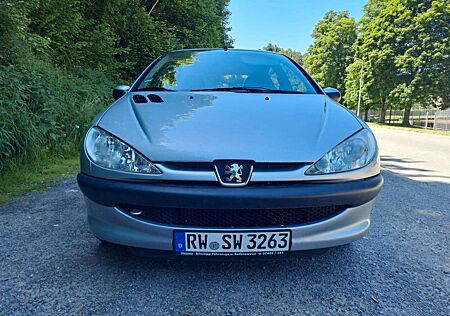 Peugeot 206 HU/AU NEU bis 05/2027