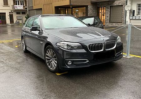 BMW 520d Touring Luxury Line, HUD, Leder, Panorama