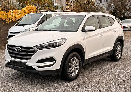 Hyundai Tucson blue Classic 2WD NAVI+KAMERA+TEMP+AHK+PDC