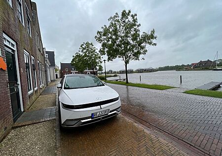 Hyundai IONIQ 5 225 kW Allradantrieb- AHK -So&Wi Reifen