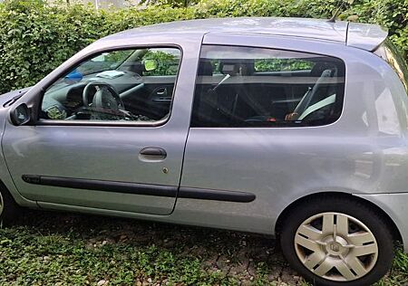 Renault Clio Initiale 1.6 16V Initiale