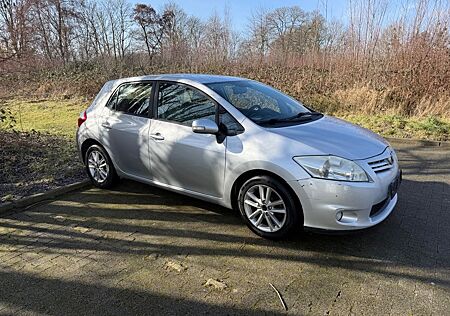 Toyota Auris 1,4-l-D-4D / AUTOMATIK / EURO 5