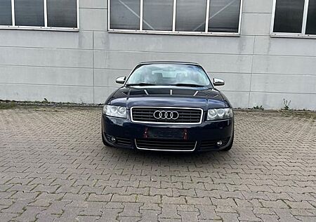Audi A4 **1.8 CABRIO*ALU18 ZOLL*SHZ**