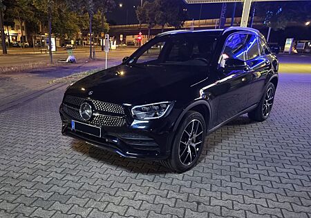 Mercedes-Benz GLC 300 de 4MATIC AMG 9G-TRONIC PANO LEDER
