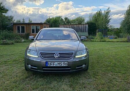 VW Phaeton Volkswagen 3.0 V6 TDI 4MOTION Tiptronic 5-Sitzer -