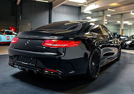 Mercedes-Benz S 63 AMG 4MATIC Coupé, TÜV Neu - all black!