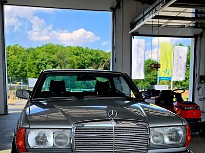 Mercedes-Benz C 230 1. Hand nur 90.000 km