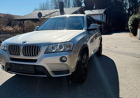 BMW X3 Baureihe xDrive 20 d*AUTO*STHZ*NAVI*LEDER*