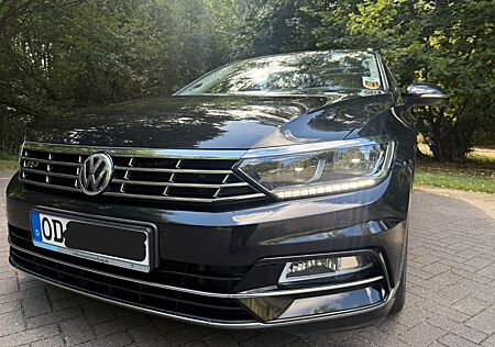 VW Passat Variant Volkswagen 2.0 TSI 162kW DSG R-Line Highline