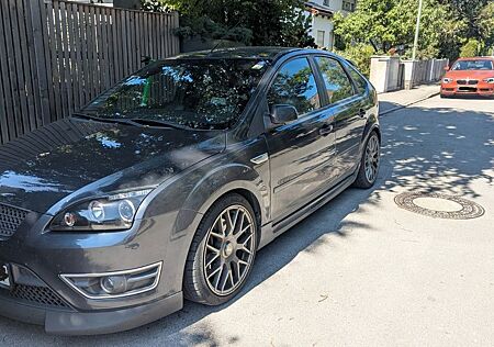 Ford Focus ST - Fahrwerk/Bull-X Auspuff - TÜV 06/25