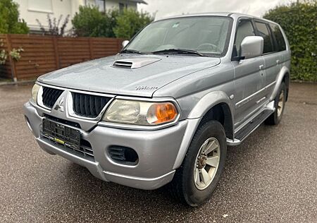 Mitsubishi Pajero Sport 2.5 TD/Instyle/4x4/Ahk/TÜV NEU/