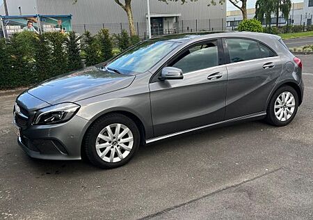 Mercedes-Benz A 200 d -