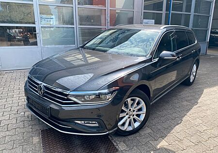 VW Passat Variant Volkswagen Passat Elegance/Automatik/AHK/Rückfahrkamera/IQ