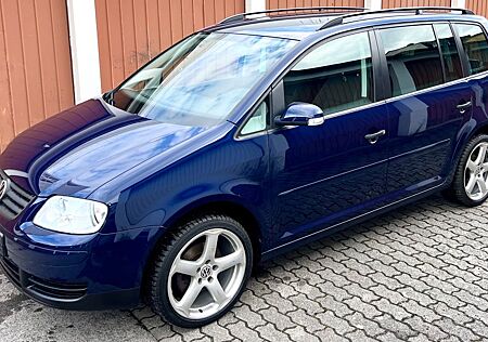 VW Touran Volkswagen 1.6 Klimaautomatik 7-Sitze Alu Tempomat