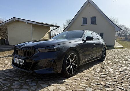 BMW 540d xDrive Touring A -