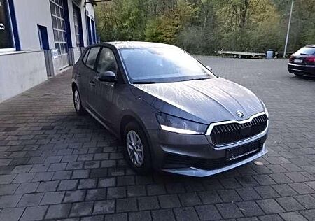 Skoda Fabia Ambition 81kw 110PS Winterpaket Garantie 3