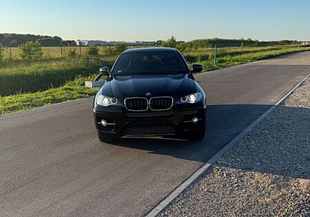 BMW X6 xDrive50i -