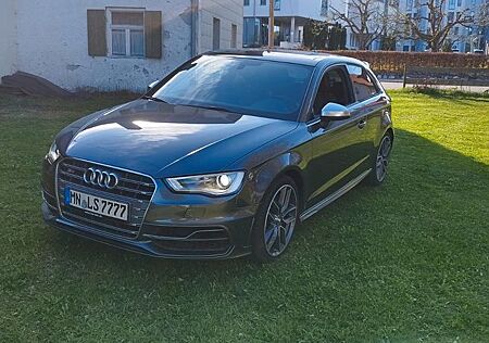 Audi S3 2.0 TFSI S tronic quattro -