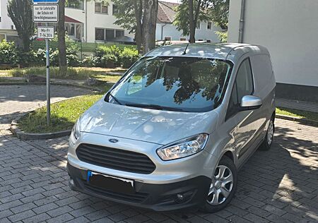 Ford Transit Courier SEHR GEPFLEGT/TOP AUSGESTATTET