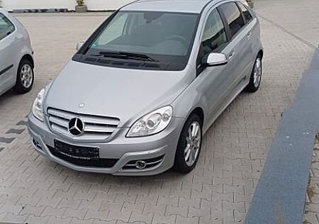Mercedes-Benz B 180 gebraucht kaufen Mercedes-Benz B 180 BlueEFFICIENCY -