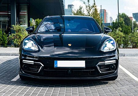 Porsche Panamera Turbo S with 2018-01 extented guarantee