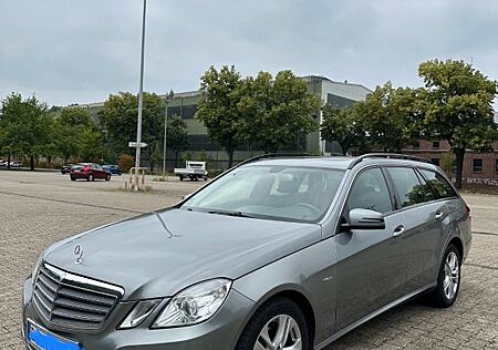 Mercedes-Benz E 220 CDI T BlueEFFICIENCY -