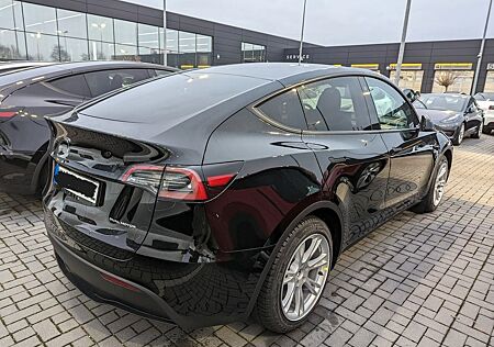Tesla Model Y Long Range Dual Motor AWD Long Range