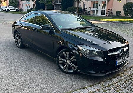 Mercedes-Benz CLA 180 - Benzin