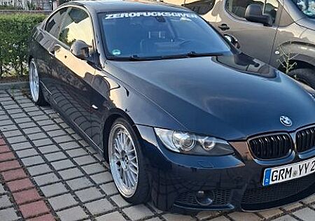 BMW 320i Coupé -