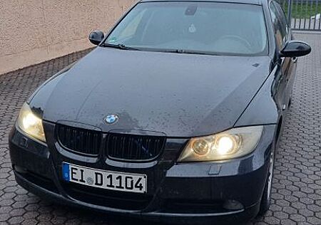 BMW 320i - E90, VFL, Navi, 8-Fach bereift
