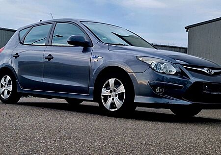 Hyundai i30 5 Türer ideale Anfänger Wagen.