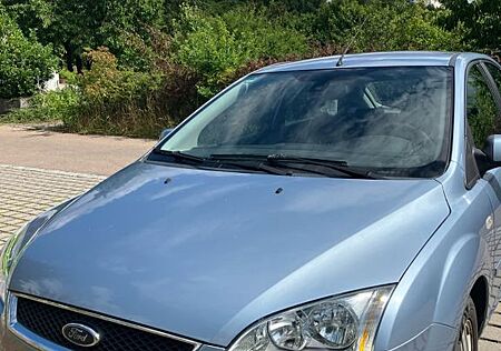 Ford Focus 2,0 Ghia Ghia