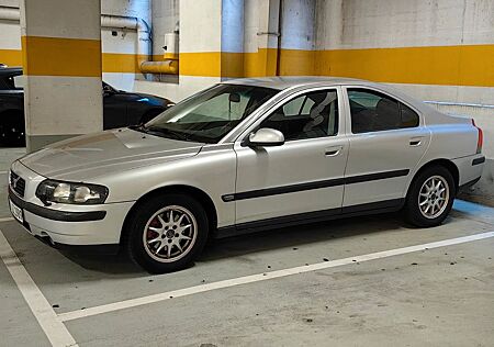 Volvo S60 2.4 - 140Ps