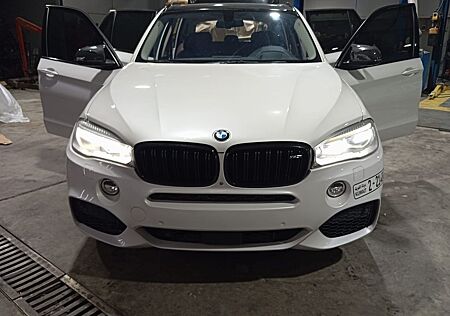 BMW X5 xDrive50i -
