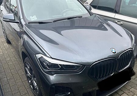 BMW X1 xDrive 20 d M Sport Panorama*AHK*Leder*