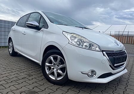 Peugeot 208 Style °TEMPOMAT °KLIMA °NAVI °PDC